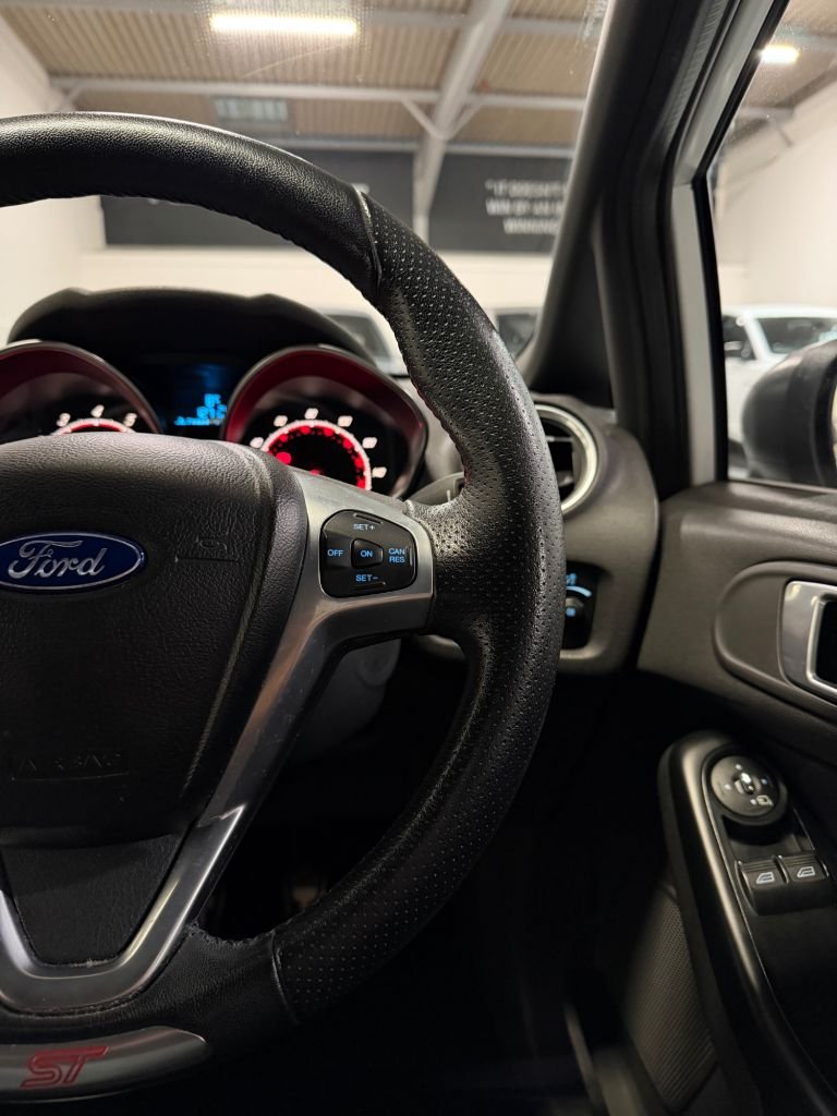 Used Ford Fiesta 2014 for sale - 76772650: Photo 29