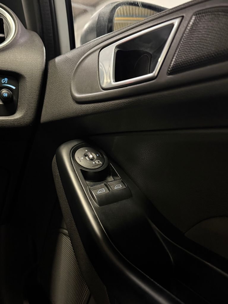 Used Ford Fiesta 2014 for sale - 76772650: Photo 30