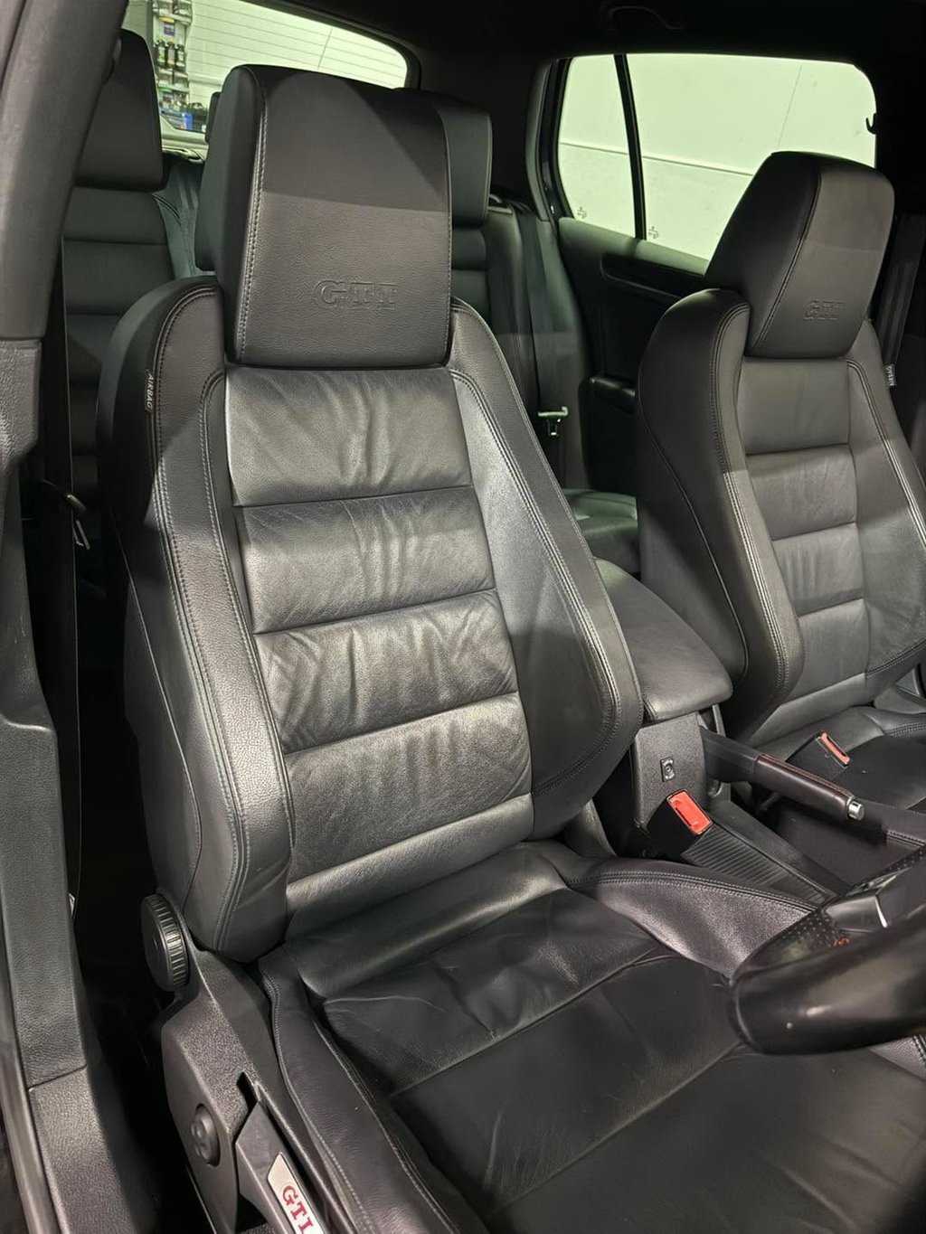 Used Volkswagen Golf 2010 for sale - 77269110: Photo 20