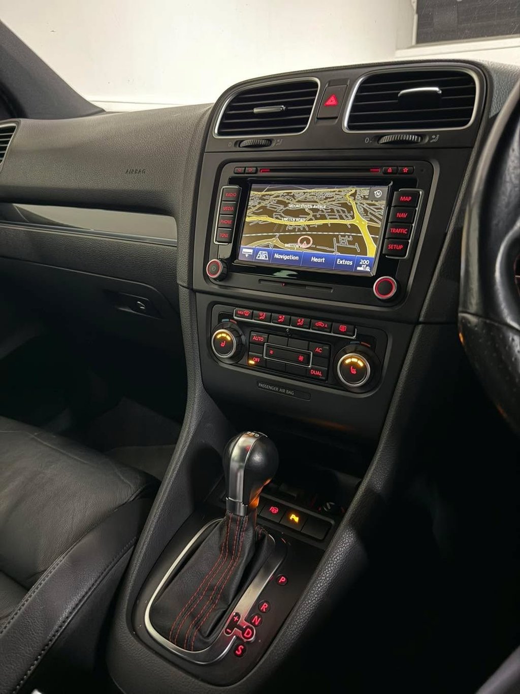 Used Volkswagen Golf 2010 for sale - 77269110: Photo 25