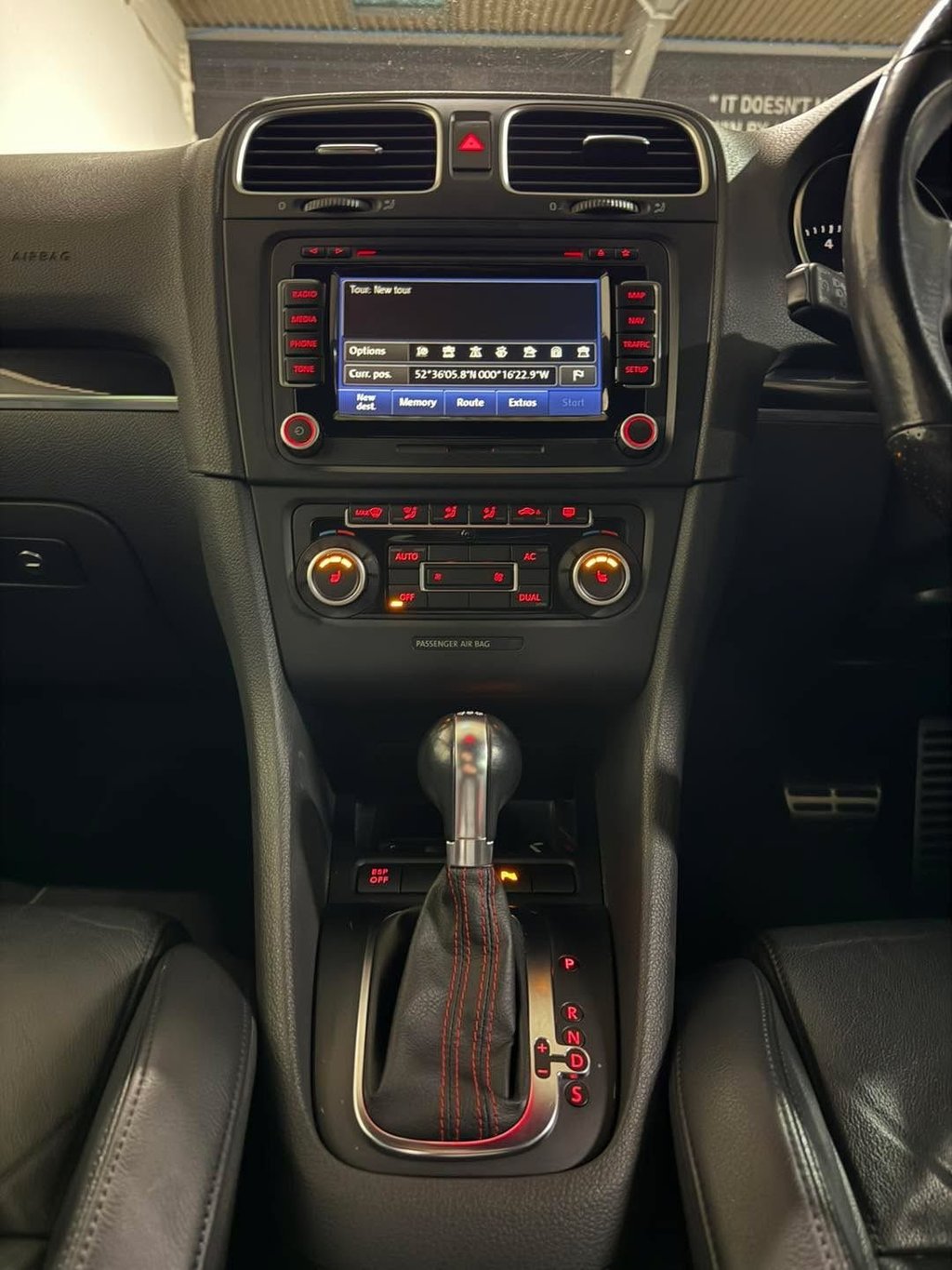 Used Volkswagen Golf 2010 for sale - 77269110: Photo 27