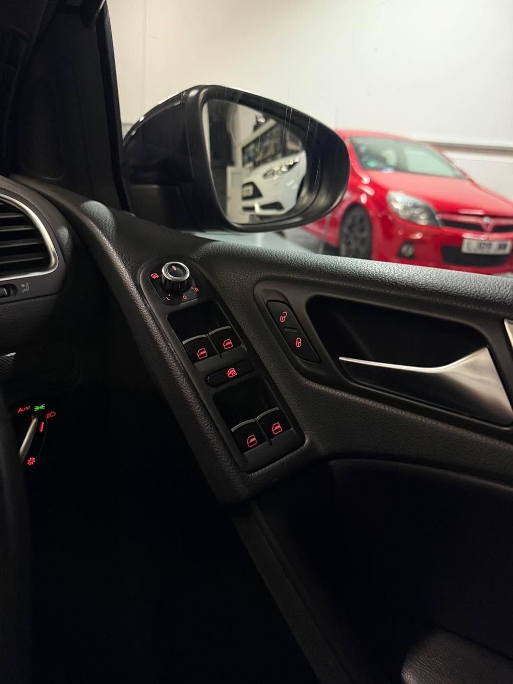 Used Volkswagen Golf 2010 for sale - 77269110: Photo 29