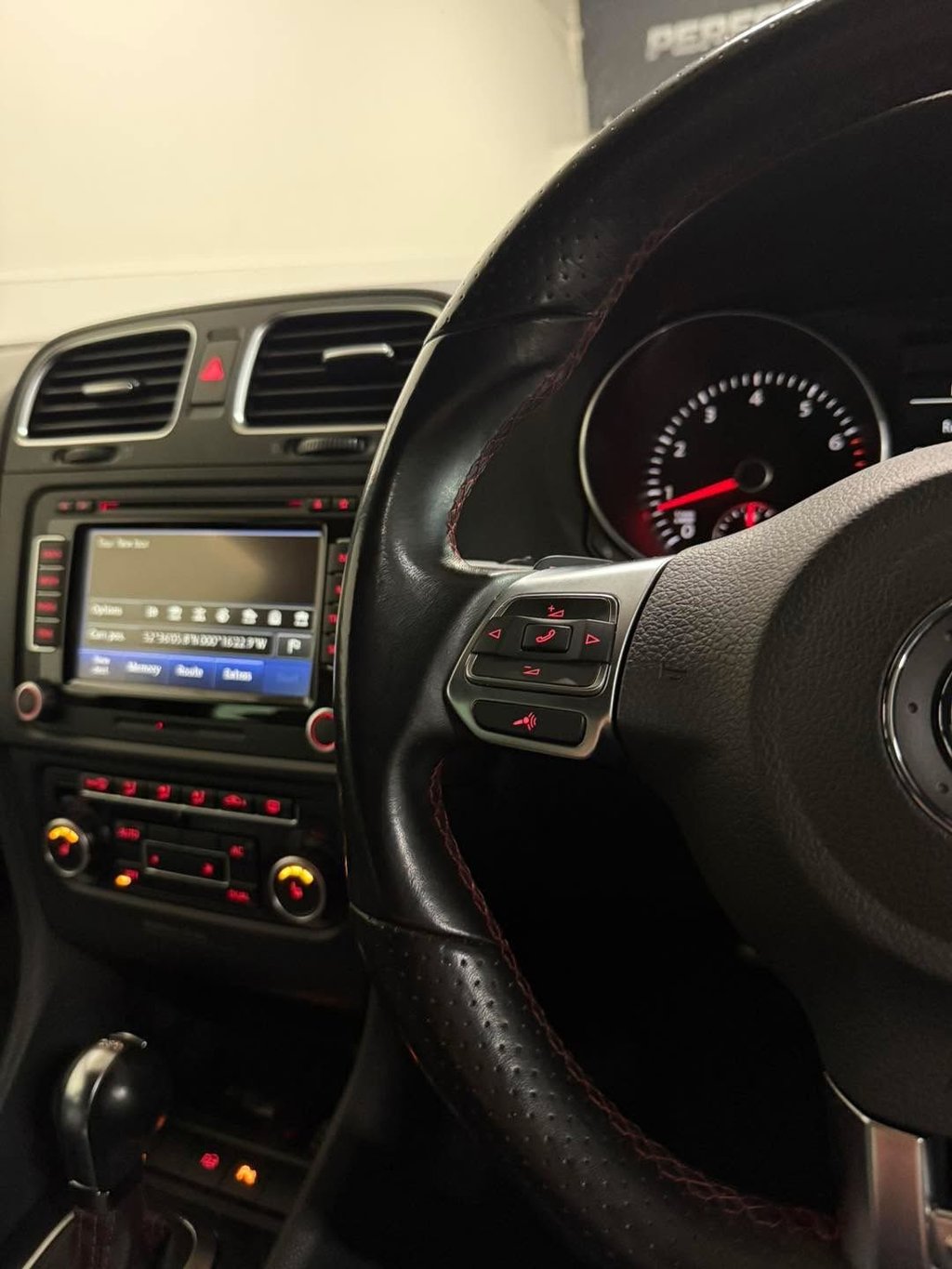 Used Volkswagen Golf 2010 for sale - 77269110: Photo 30