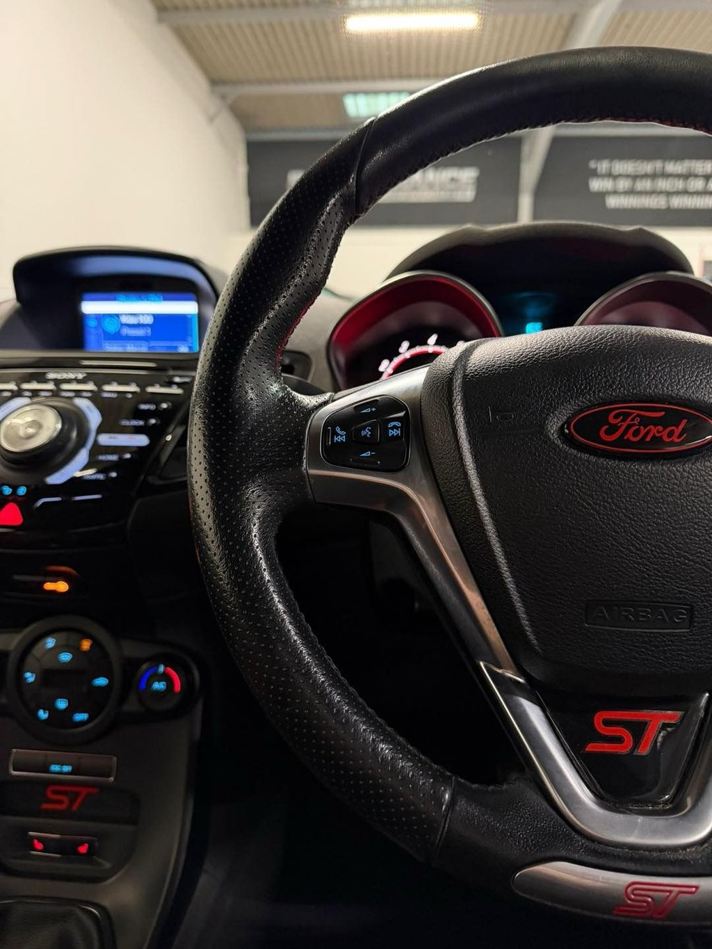 Used Ford Fiesta 2017 for sale - 77177999: Photo 28