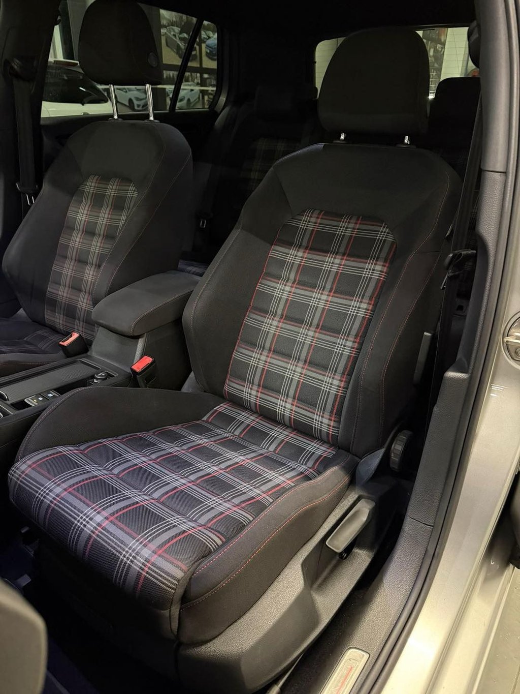 Used Volkswagen Golf 2016 for sale - 77110853: Photo 23