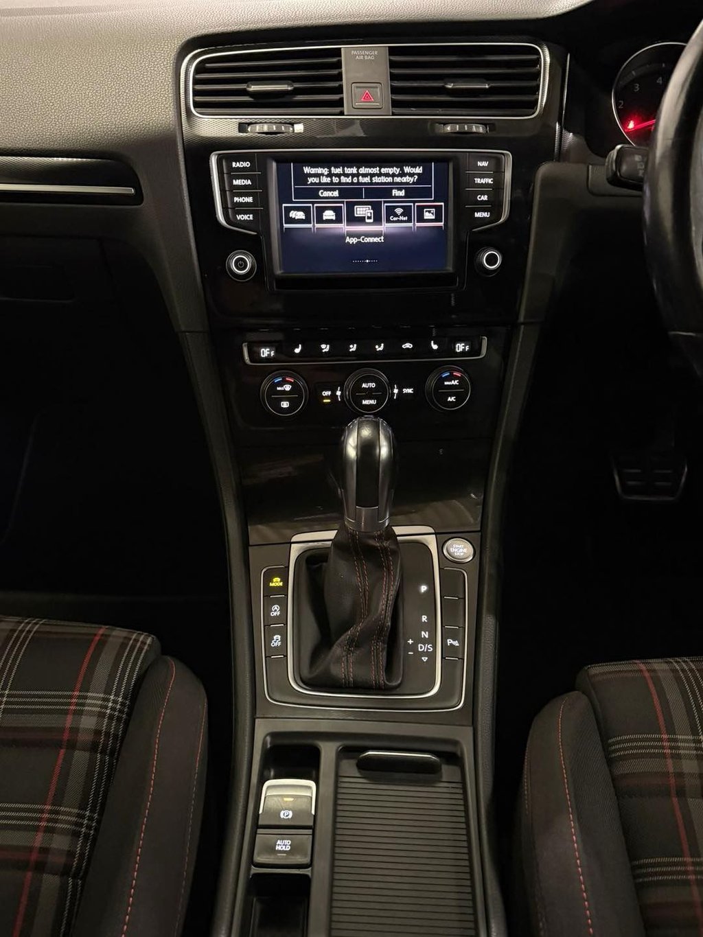 Used Volkswagen Golf 2016 for sale - 77110853: Photo 28