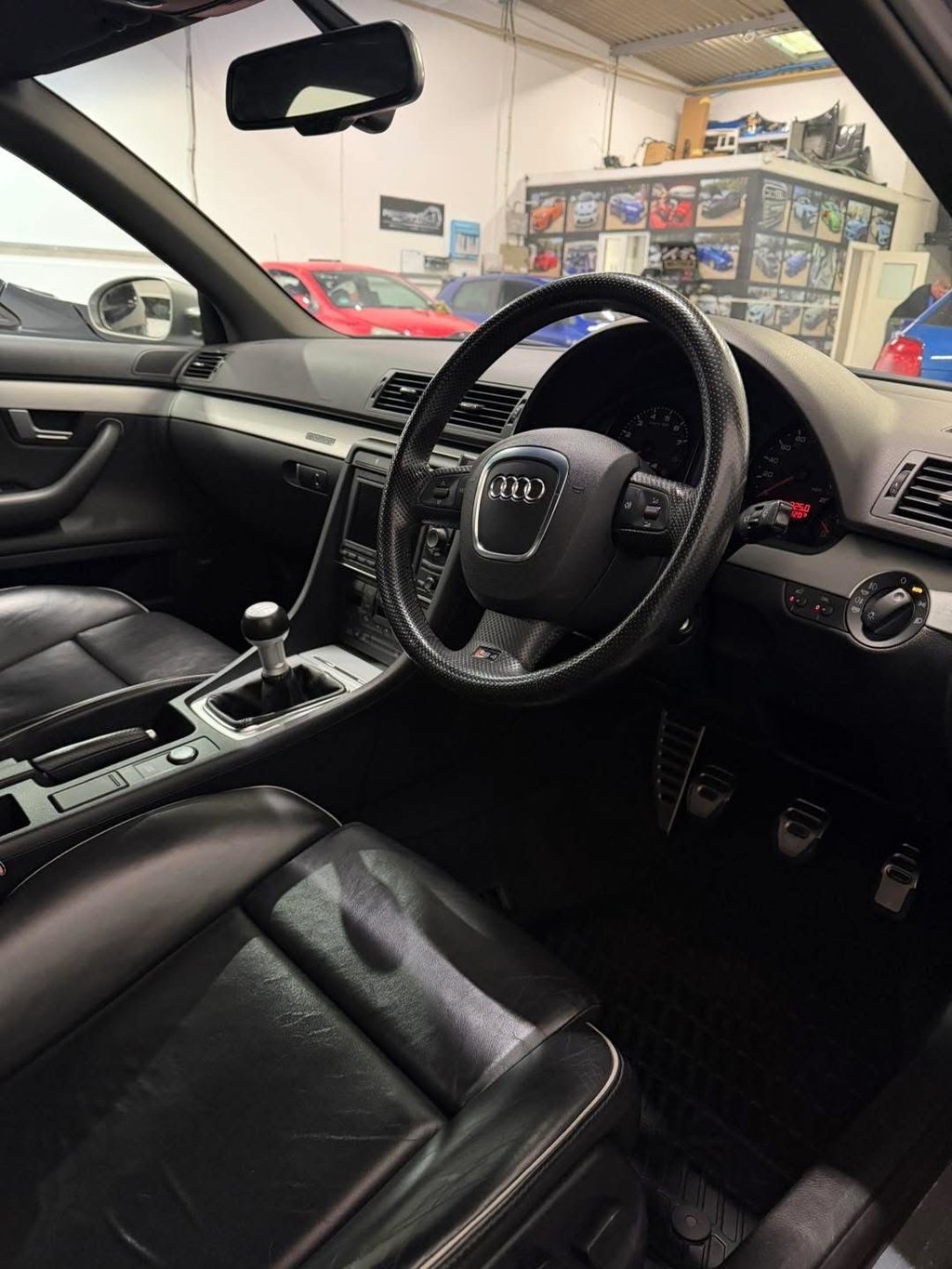 Used Audi RS4 2006 for sale - 76867681: Photo 24