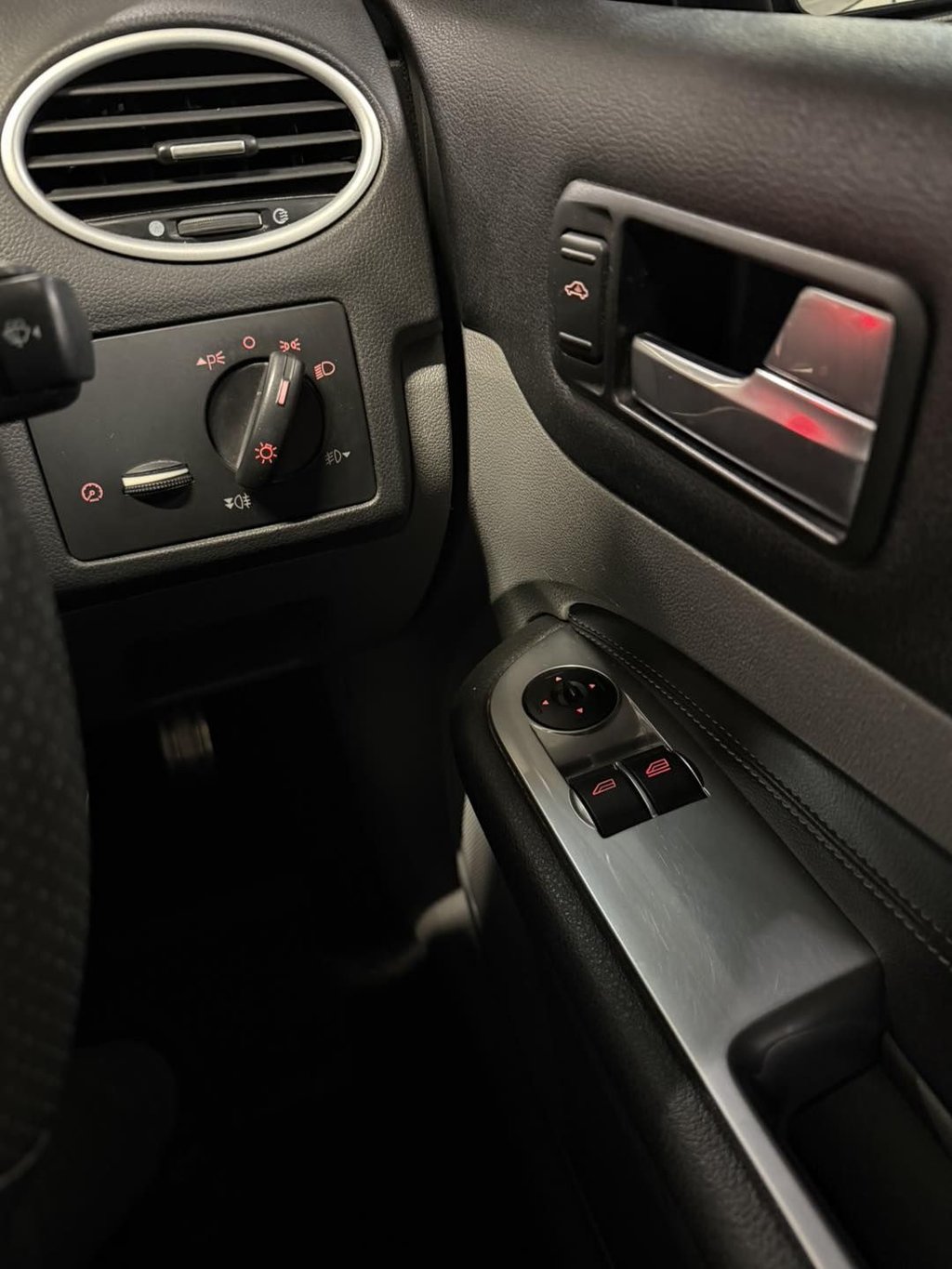 Used Ford Focus 2008 for sale - 76985872: Photo 29