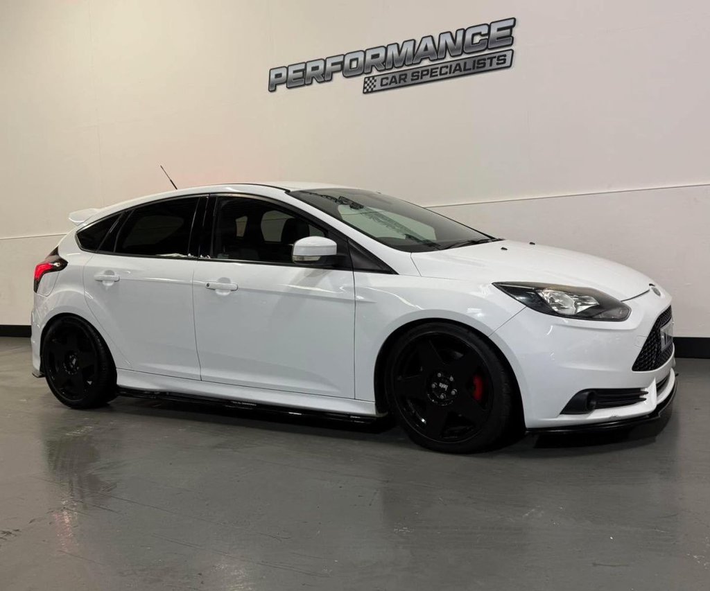 Used Ford Focus 2013 for sale - 76768552: Photo 3