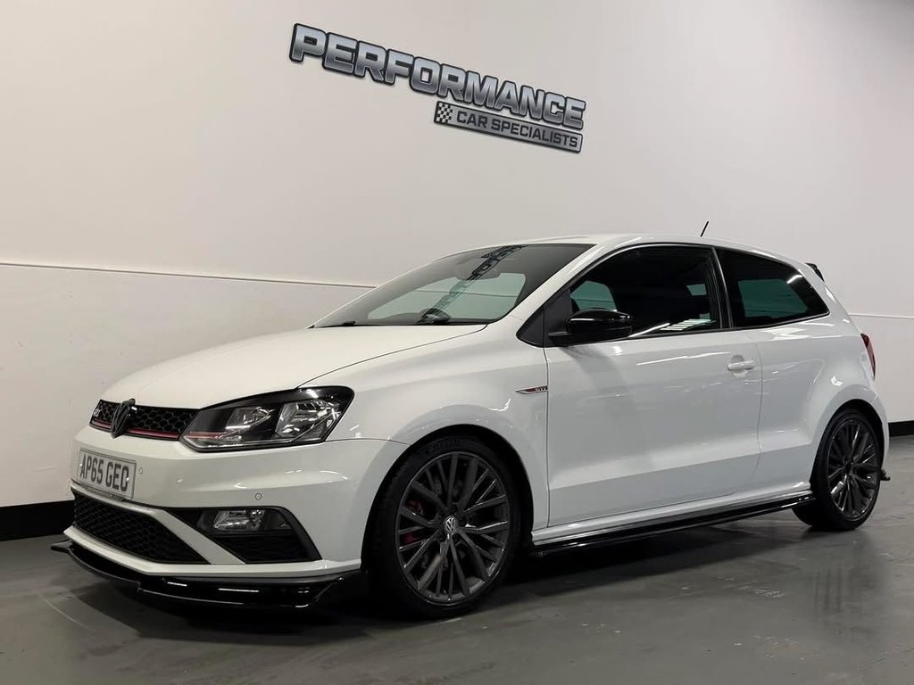 Used Volkswagen Polo 2015 for sale - 76900241: Photo 1