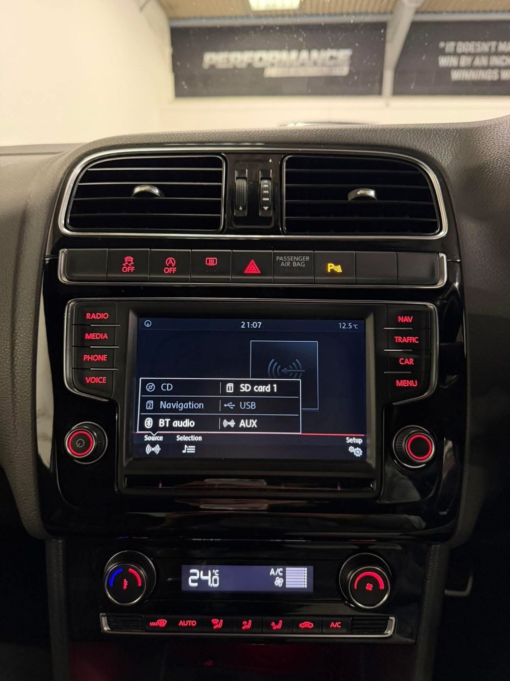 Used Volkswagen Polo 2015 for sale - 76900241: Photo 26