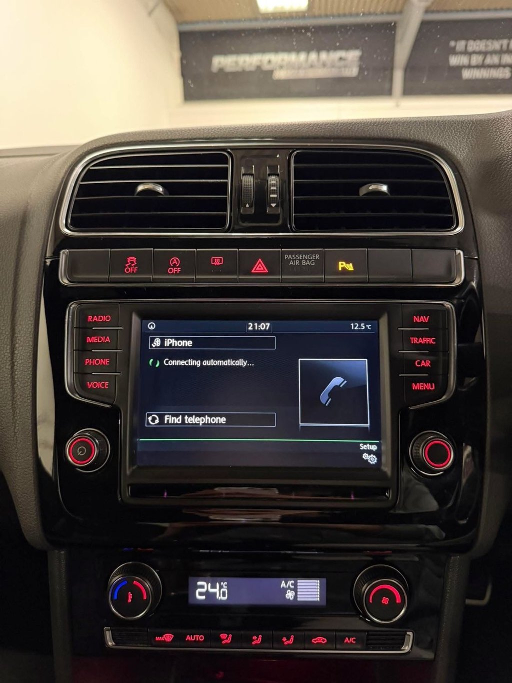 Used Volkswagen Polo 2015 for sale - 76900241: Photo 27