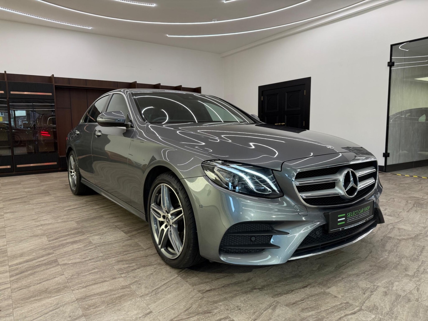 Used Mercedes-Benz E Class 2017 for sale - 76498922: Photo 1