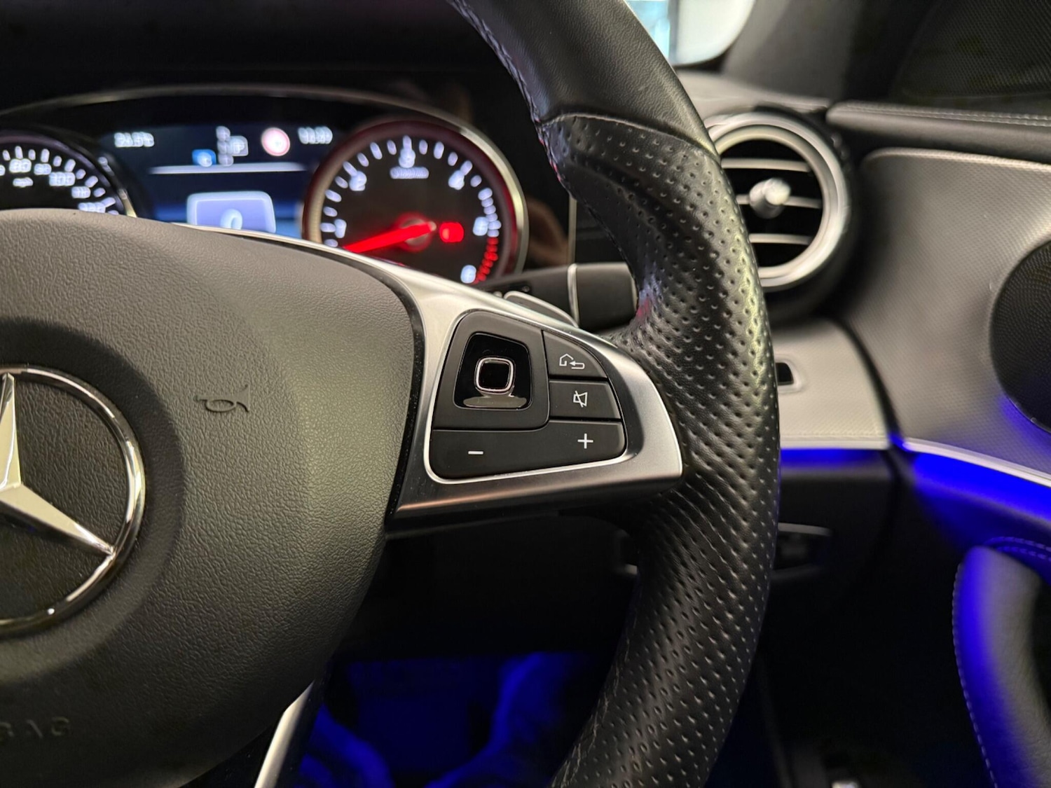 Used Mercedes-Benz E Class 2017 for sale - 76498922: Photo 20