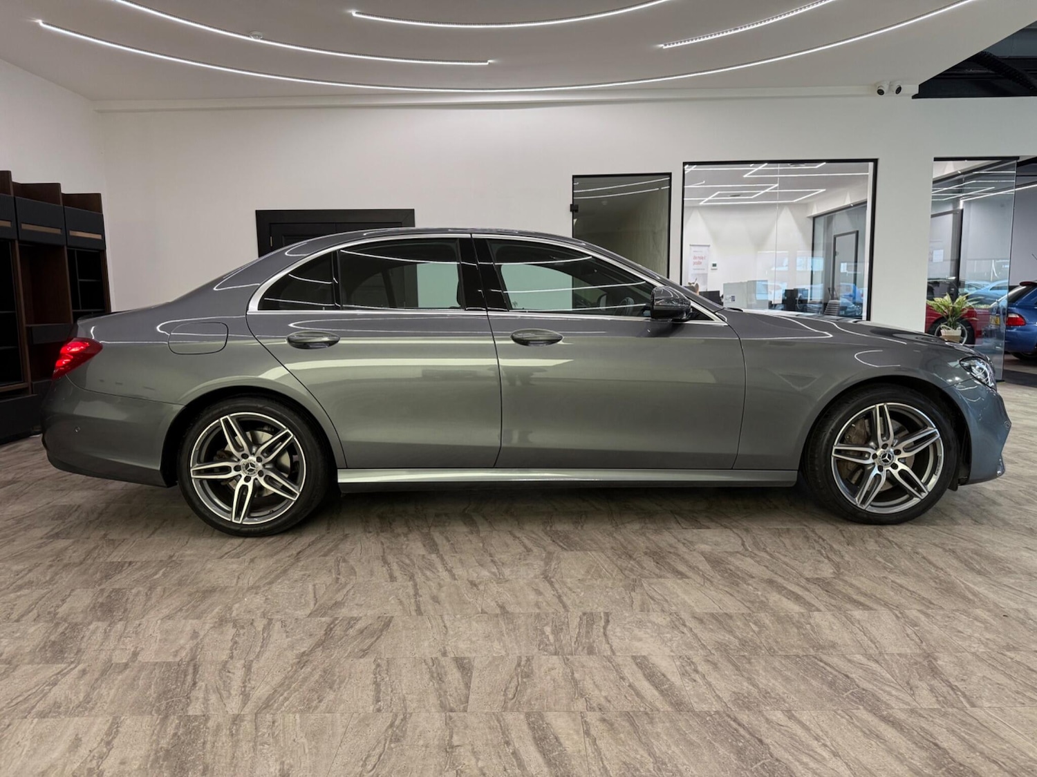 Used Mercedes-Benz E Class 2017 for sale - 76498922: Photo 8