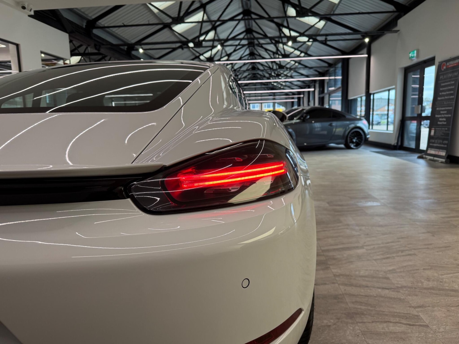 Used Porsche Cayman 2017 for sale - 76499585: Photo 16