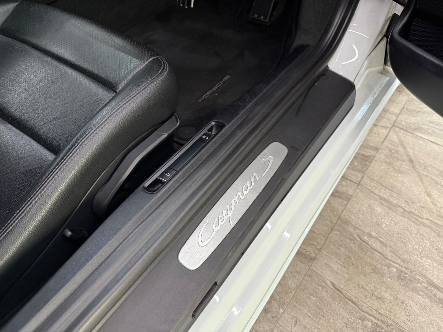 Used Porsche Cayman 2017 for sale - 76499585: Photo 30