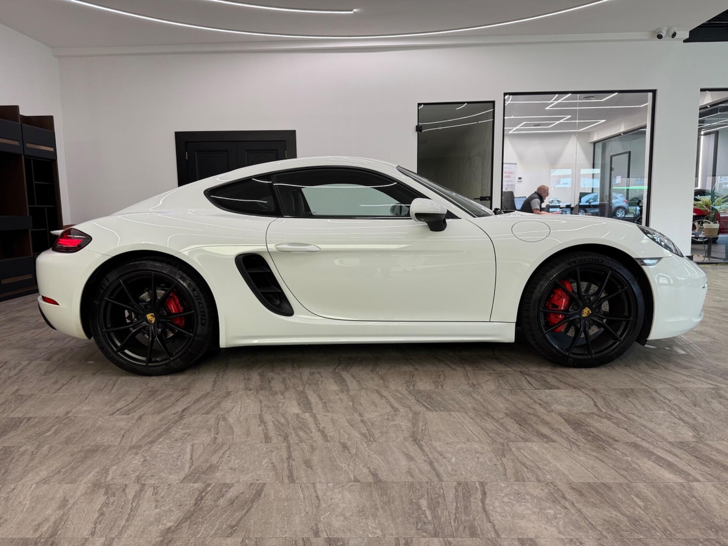 Used Porsche Cayman 2017 for sale - 76499585: Photo 8