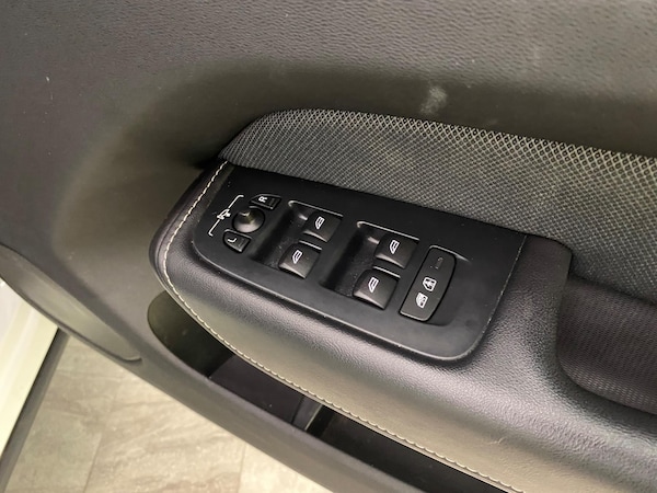 Used Volvo XC60 2019 for sale - 75638063: Photo 38
