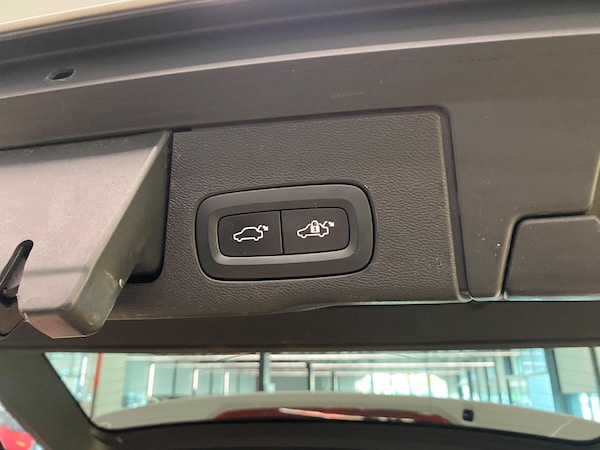 Used Volvo XC60 2019 for sale - 75638063: Photo 43