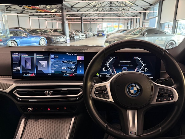 Used BMW i4 2022 for sale - 76215538: Photo 20