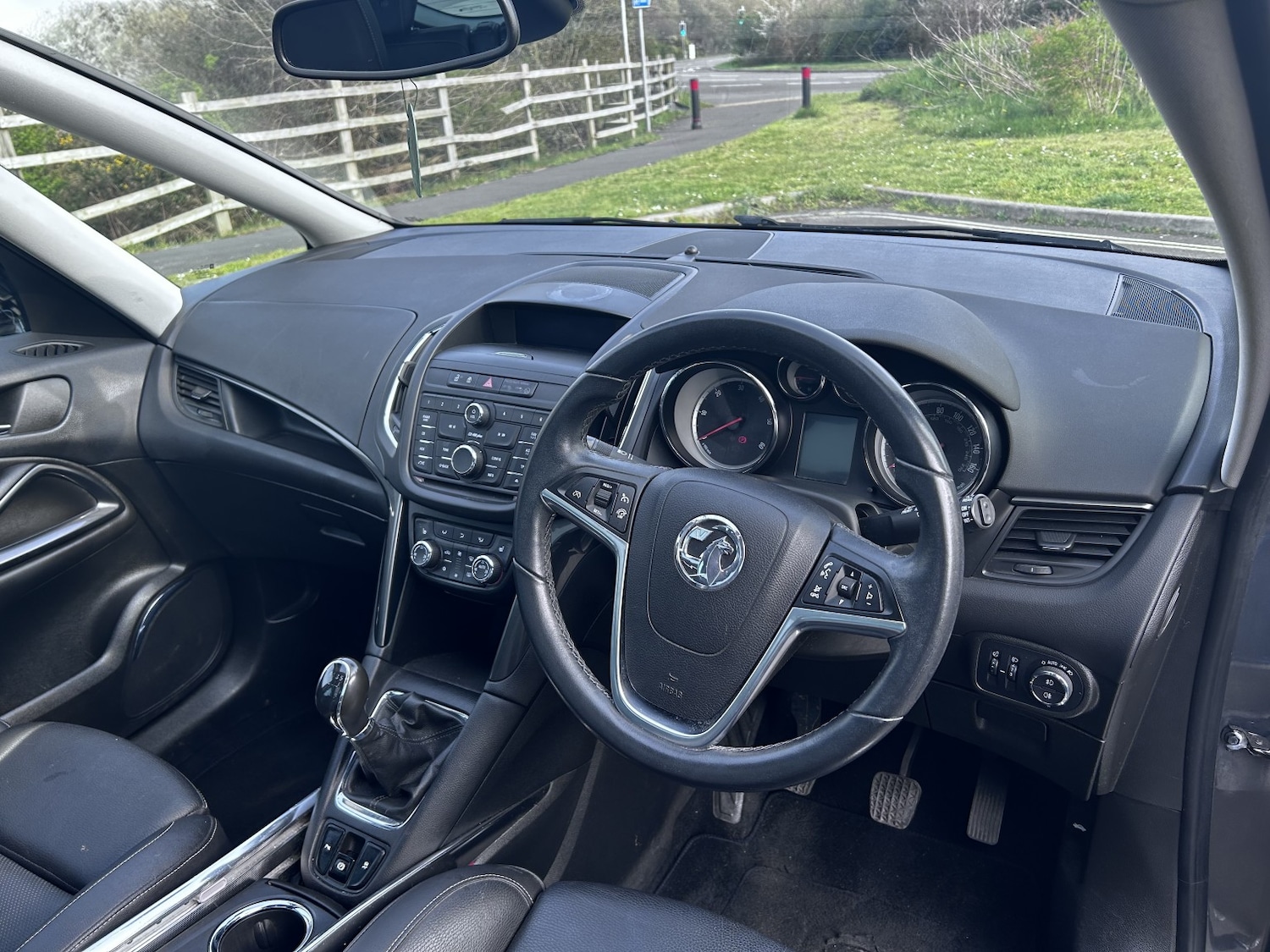 Used Vauxhall Zafira 2015 for sale - 77991733: Photo 10