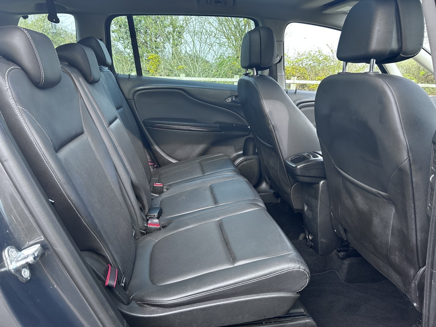 Used Vauxhall Zafira 2015 for sale - 77991733: Photo 11