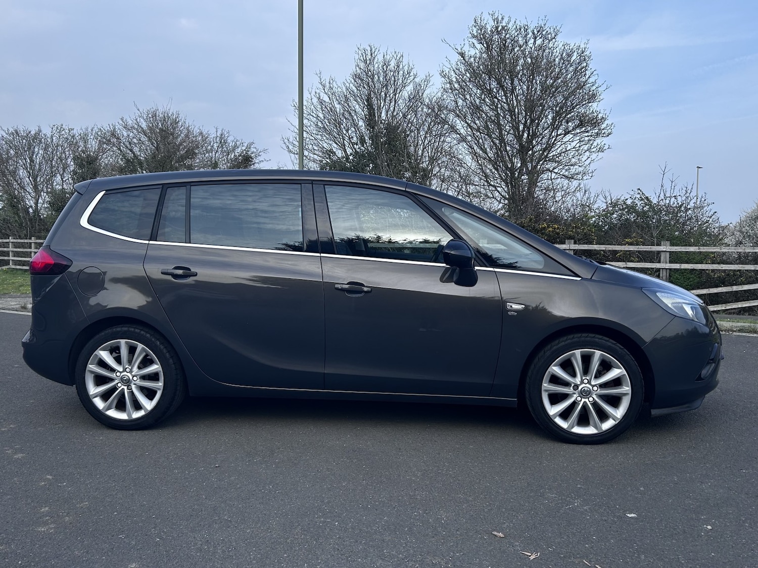 Used Vauxhall Zafira 2015 for sale - 77991733: Photo 2