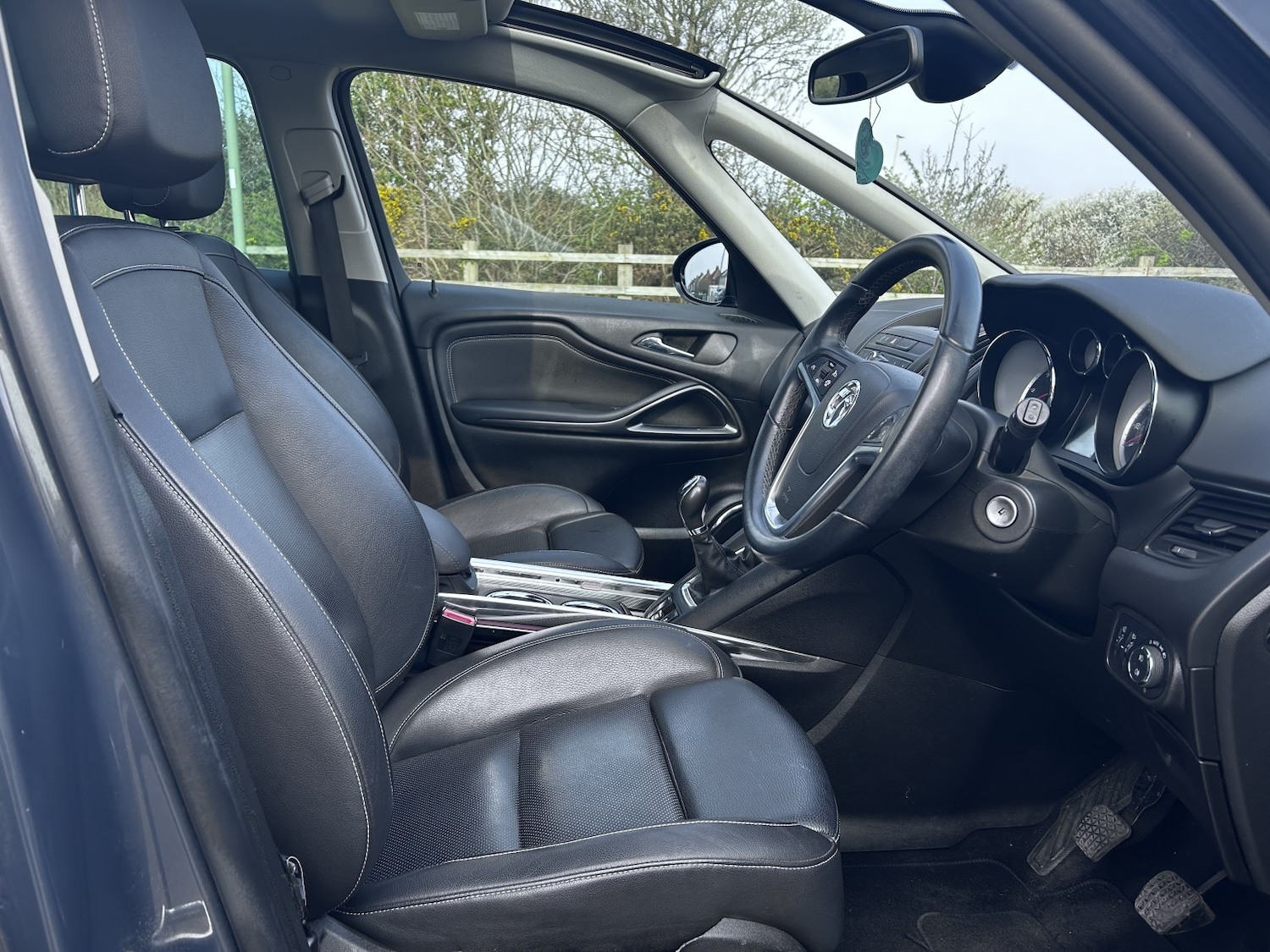 Used Vauxhall Zafira 2015 for sale - 77991733: Photo 9