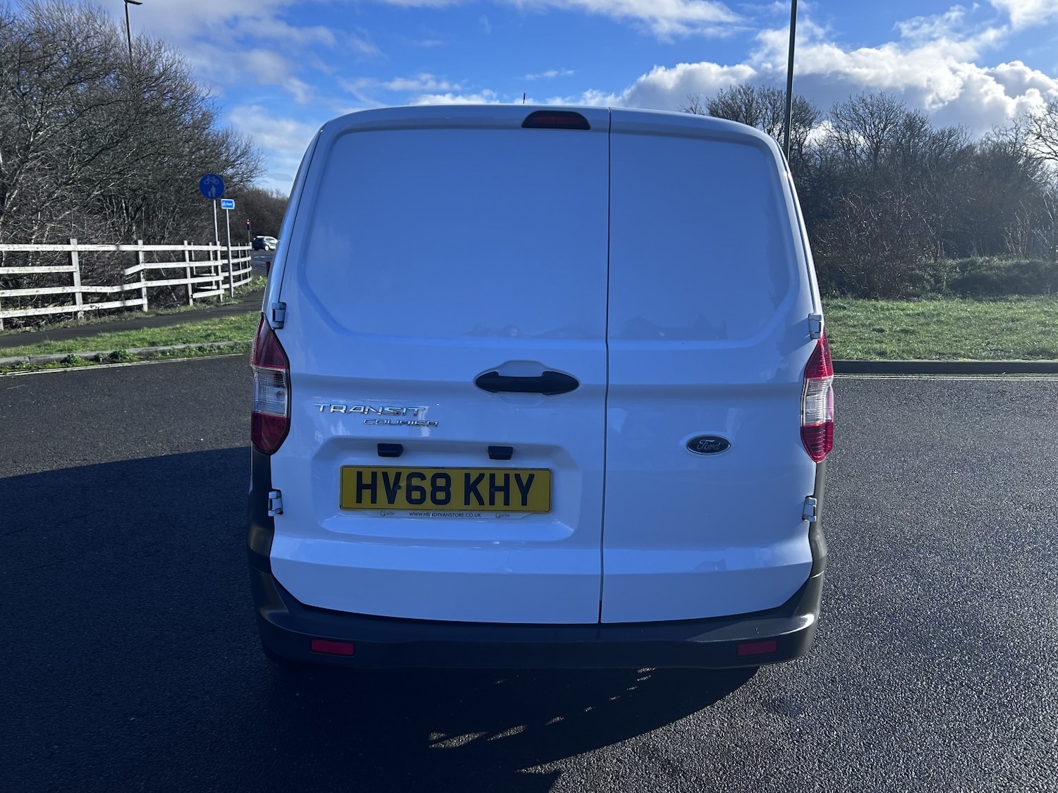 Used Ford Transit Courier 2018 for sale - 77357270: Photo 4