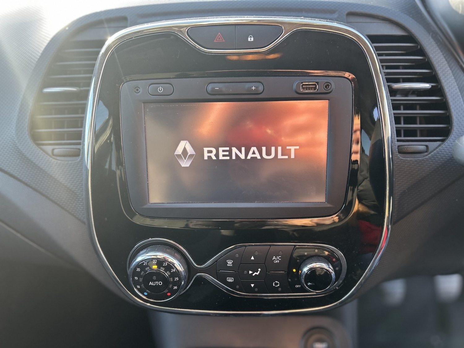 Used Renault Captur 2015 for sale - 77008201: Photo 16