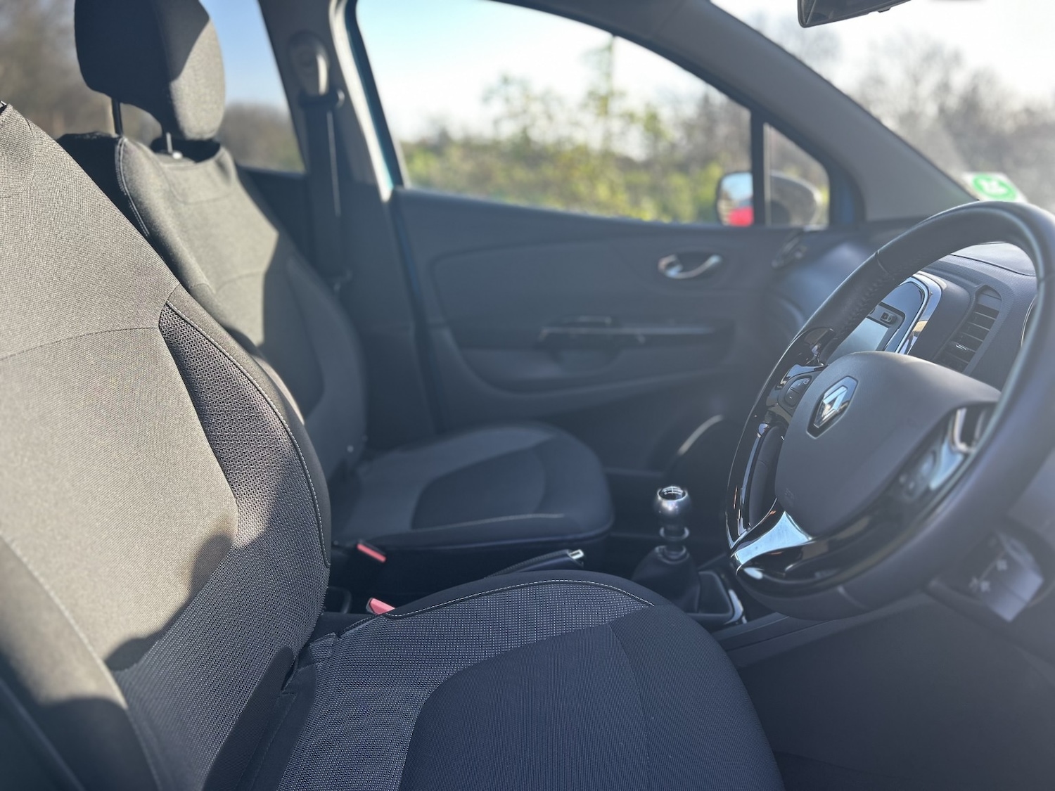 Used Renault Captur 2015 for sale - 77008201: Photo 8