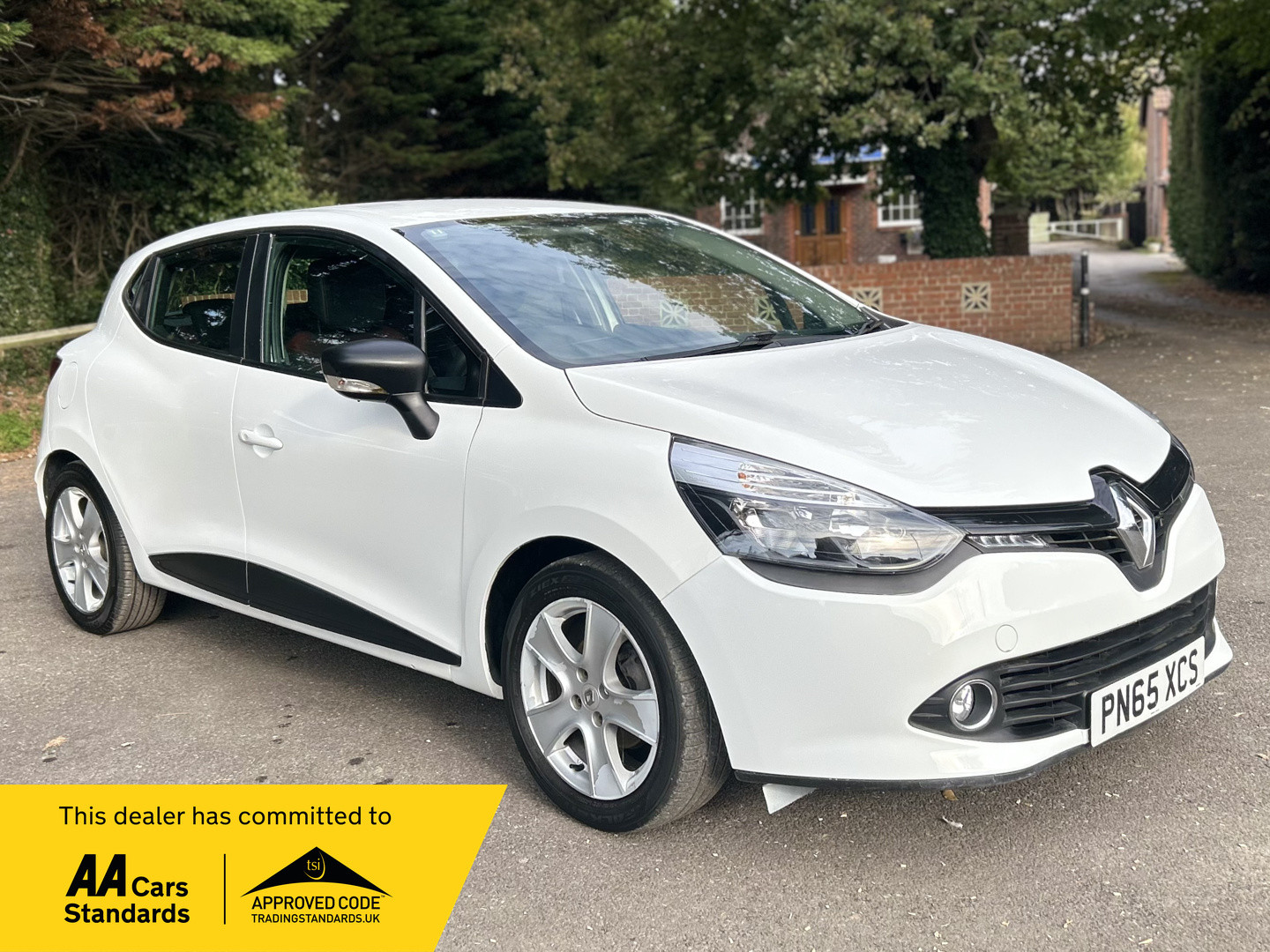 Used Renault Clio 2015 for sale - 76430965: Photo 1