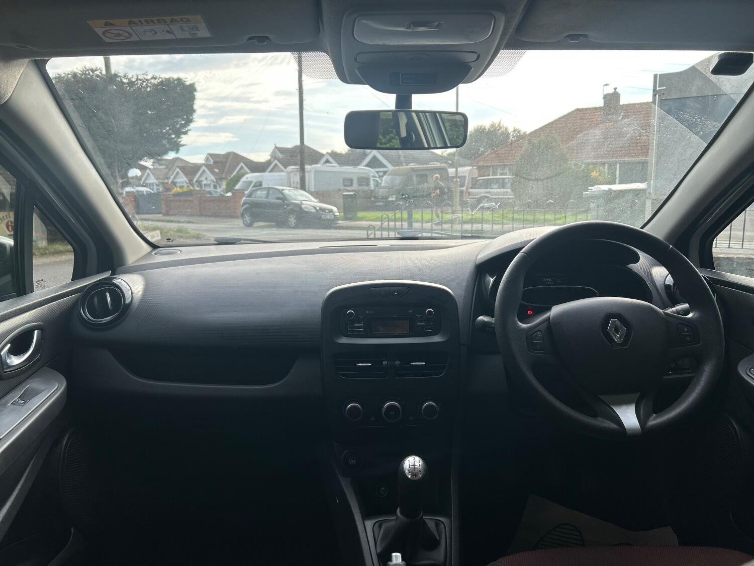 Used Renault Clio 2015 for sale - 76430965: Photo 12