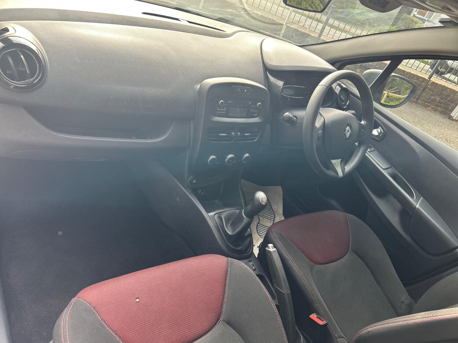 Used Renault Clio 2015 for sale - 76430965: Photo 15