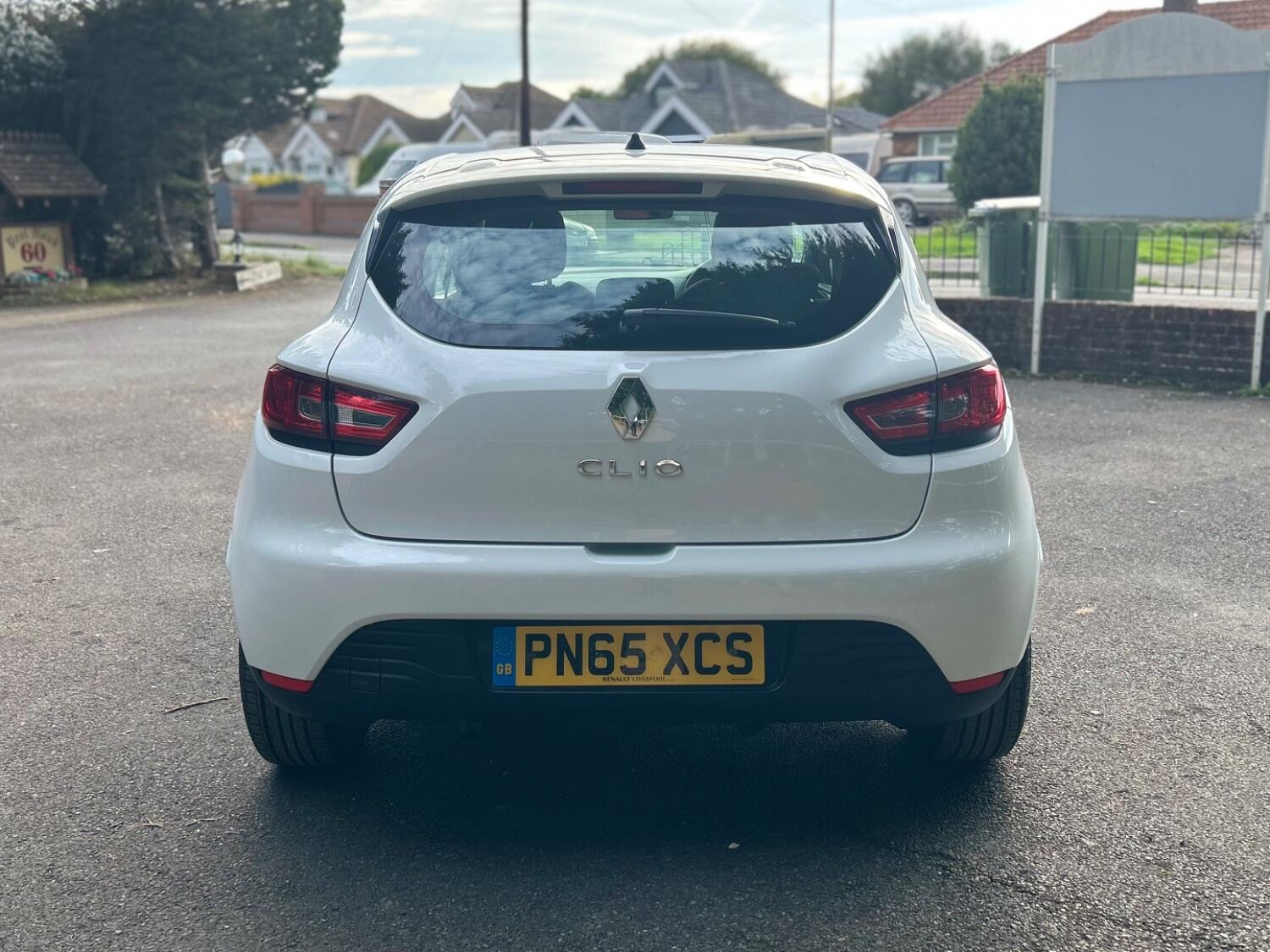 Used Renault Clio 2015 for sale - 76430965: Photo 2