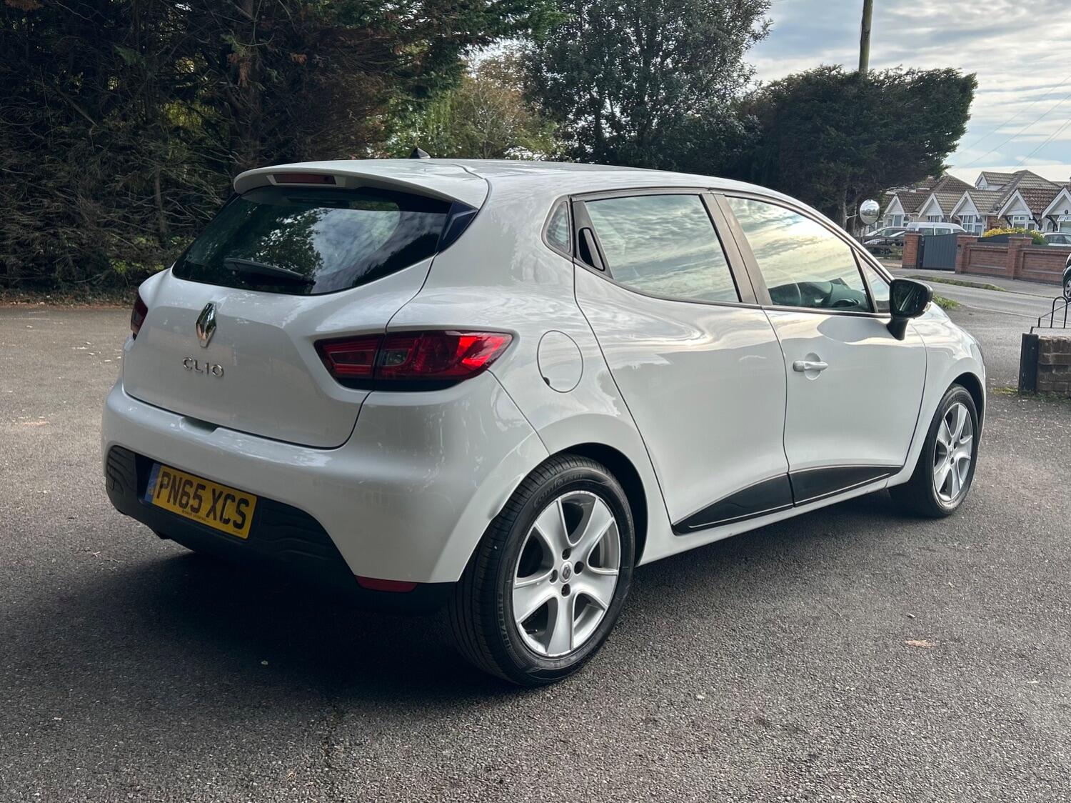 Used Renault Clio 2015 for sale - 76430965: Photo 3