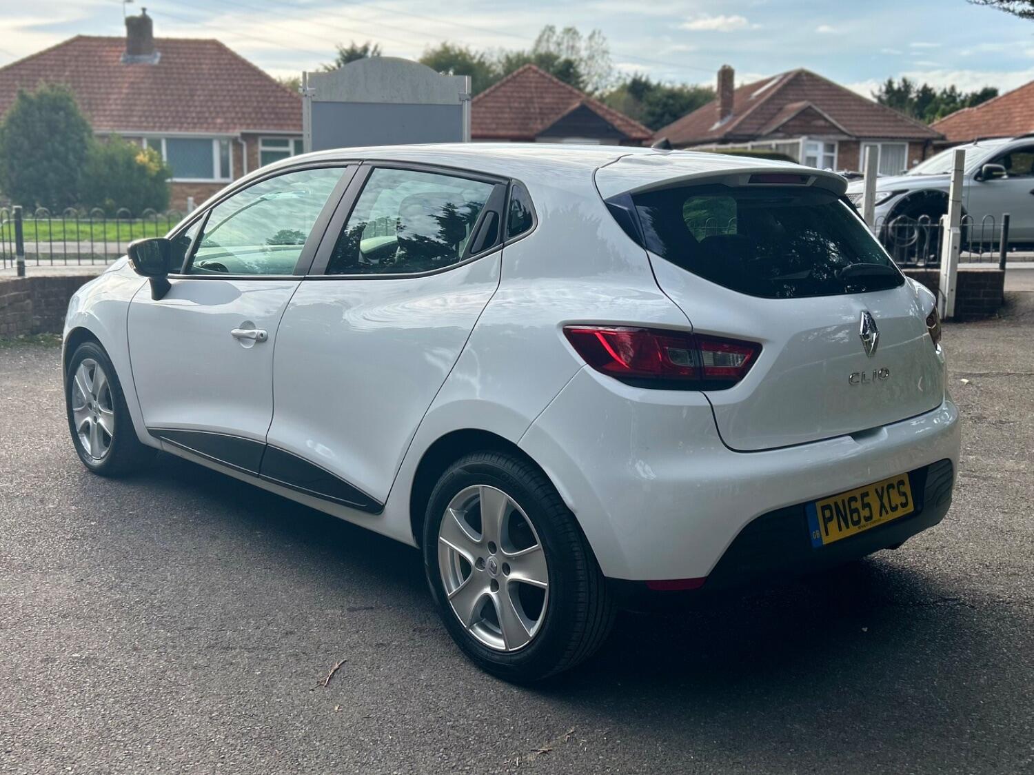 Used Renault Clio 2015 for sale - 76430965: Photo 6