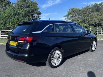 Used Vauxhall Astra 2017 for sale - 79010857: Photo