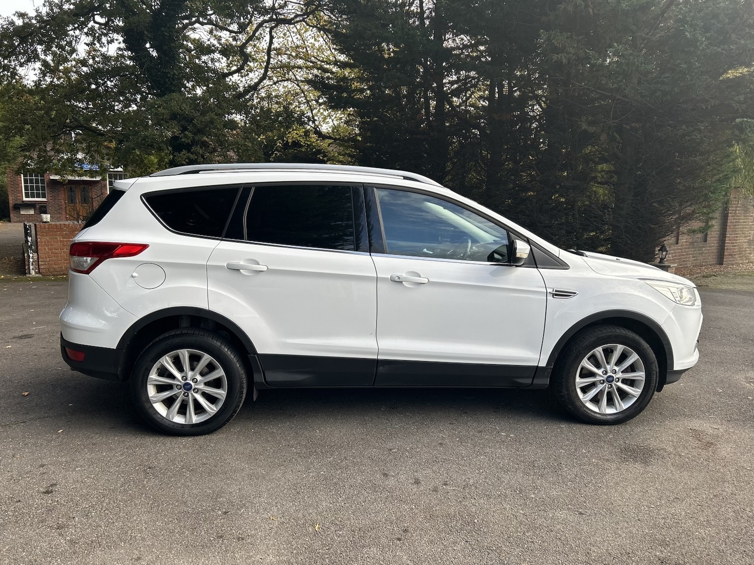 Used Ford Kuga 2015 for sale - 76476954: Photo 2