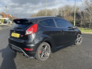 Used Ford Fiesta 2015 for sale - 77423420: Photo