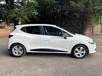 Used Renault Clio 2015 for sale - 76649847: Photo