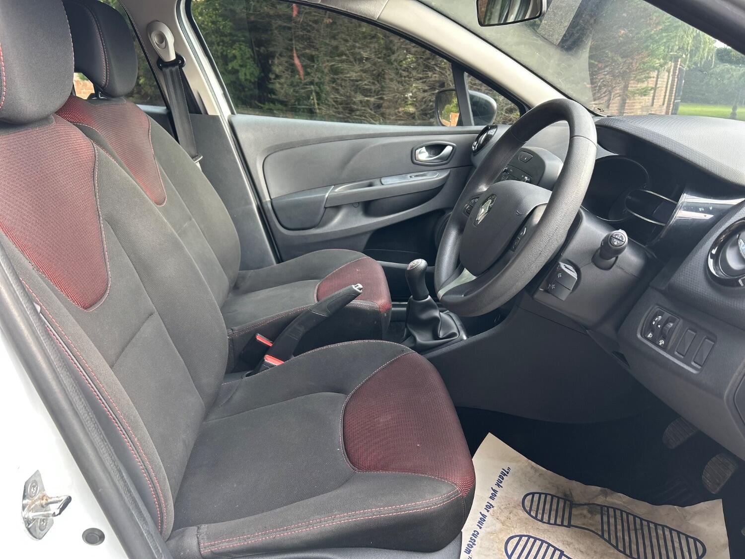 Used Renault Clio 2015 for sale - 76649847: Photo 9