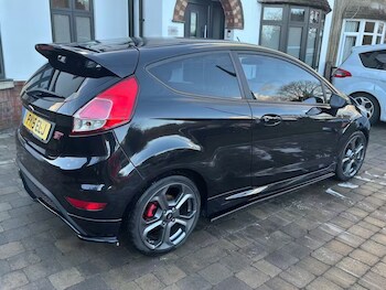 Used Ford Fiesta 2015 for sale - 77289125: Photo