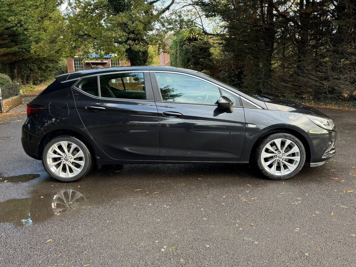 Used Vauxhall Astra 2017 for sale - 76536834: Photo 2