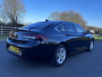 Used Vauxhall Insignia 2017 for sale - 77643796: Photo