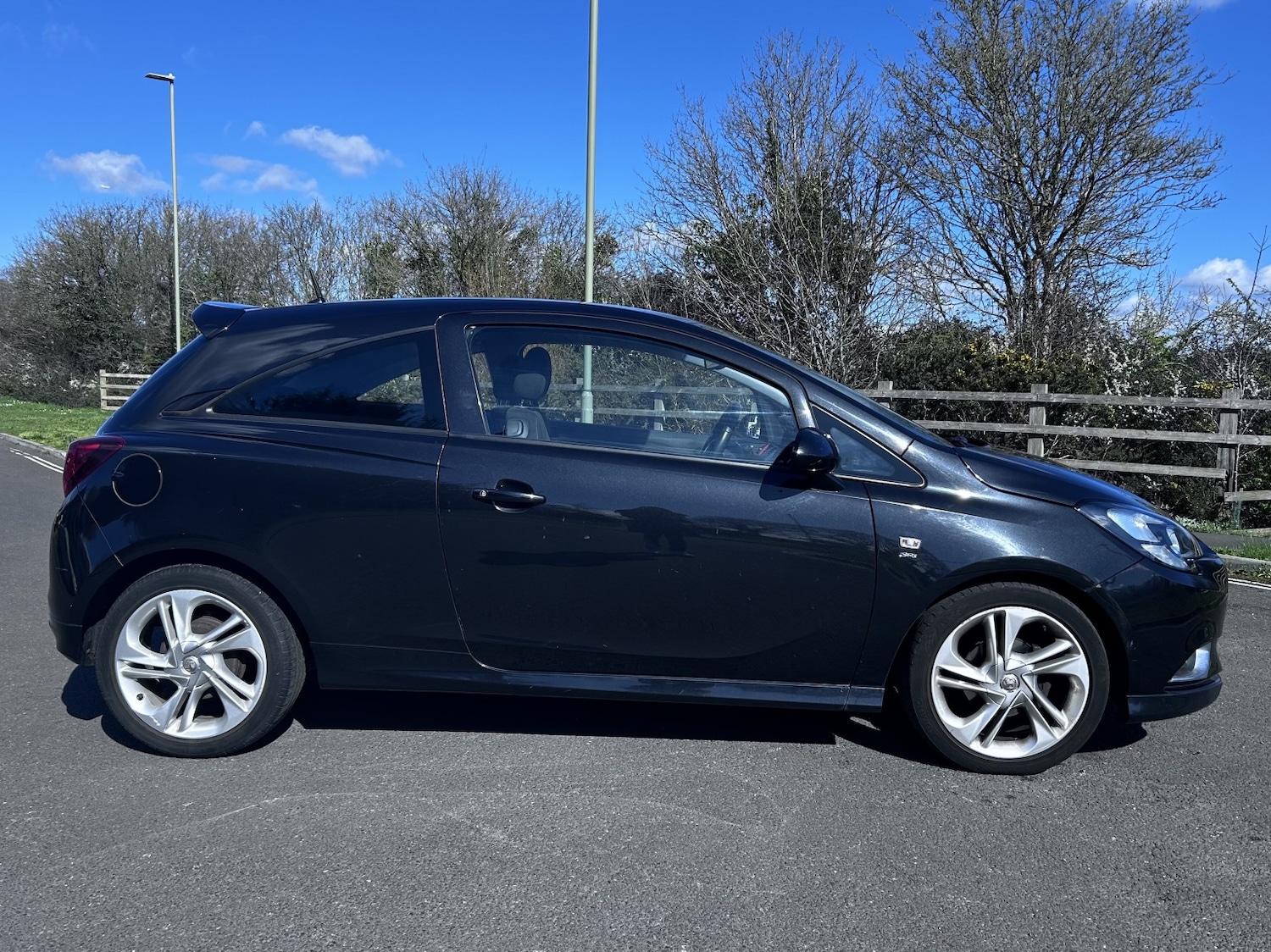 Used Vauxhall Corsa 2015 for sale - 77891549: Photo 2
