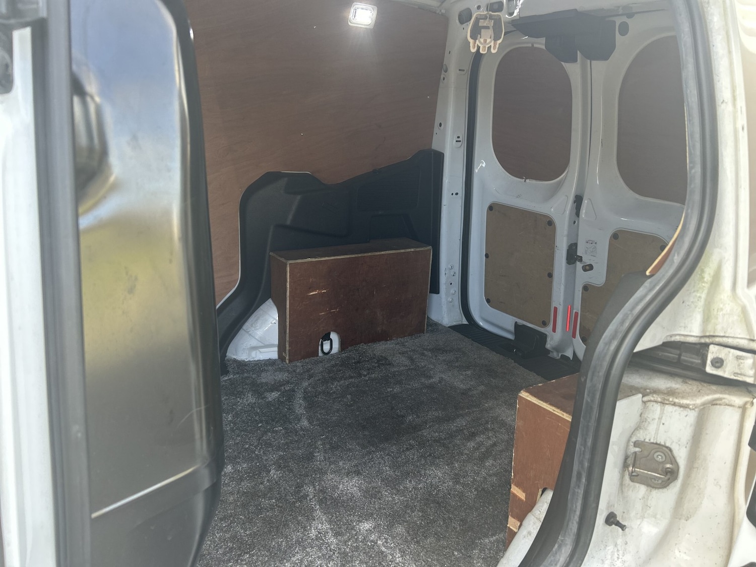 Used Ford Transit Courier 2017 for sale - 77289074: Photo 12