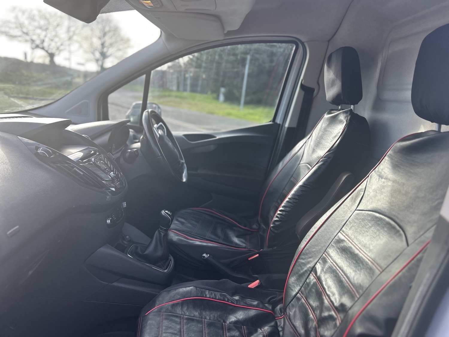 Used Ford Transit Courier 2017 for sale - 77289074: Photo 13