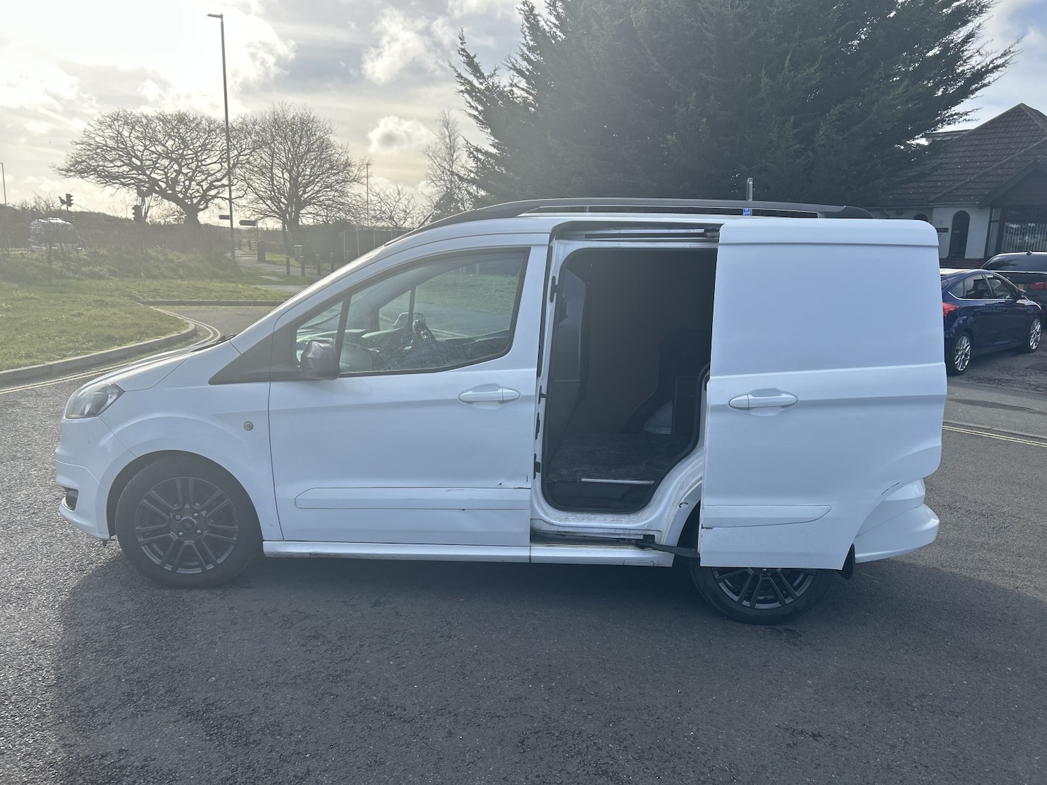 Used Ford Transit Courier 2017 for sale - 77289074: Photo 15